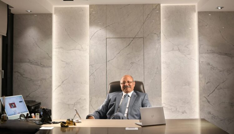 اميل عبدالله رئيس مجلس ادارة شركة فيرست جروب للاستثمارات