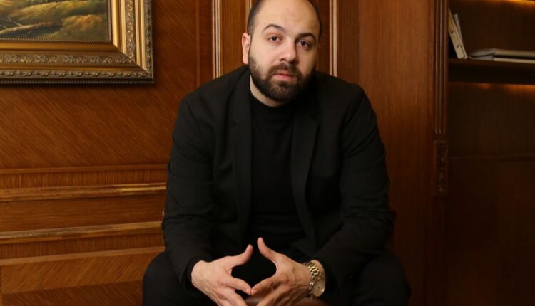 أحمد درويش المدير التنفيذي لشركة أحمد درويش ديزاينز