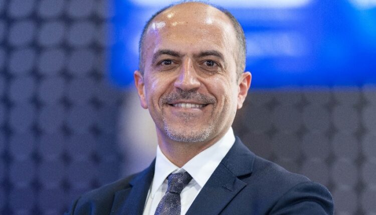 عزالدين حسين