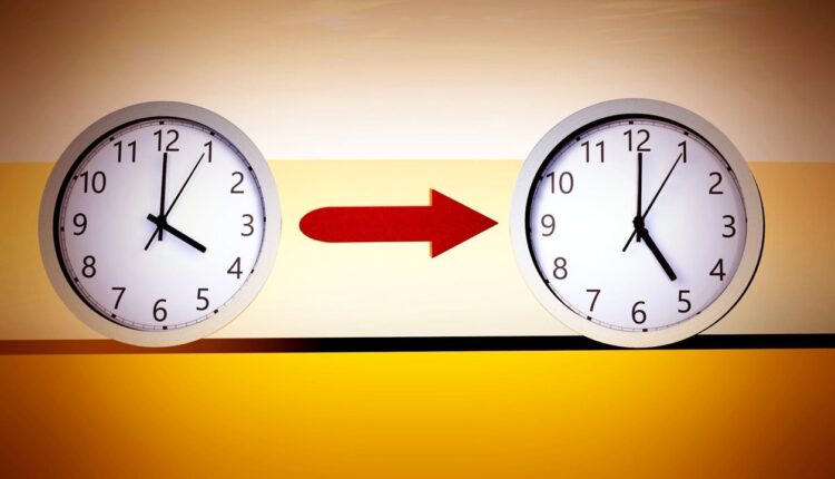 ساعة أرشيفية