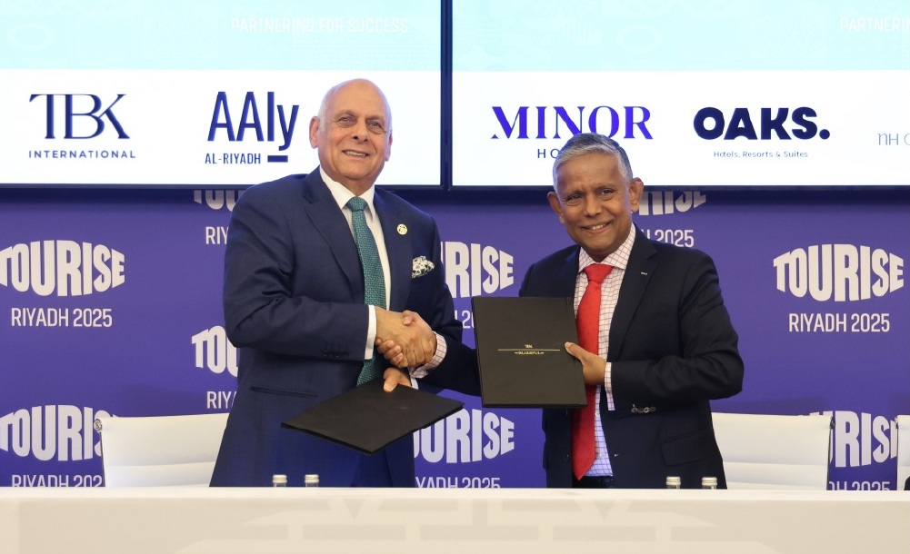 تي بي كى الدولية وفنادق ماينور يوقعان اتفاقية تعاون لإطلاق علامة “أوكس” في السعودية